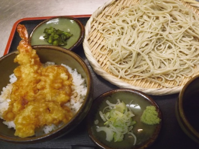 天丼セット（冷たいそば + 海老天と野菜天）